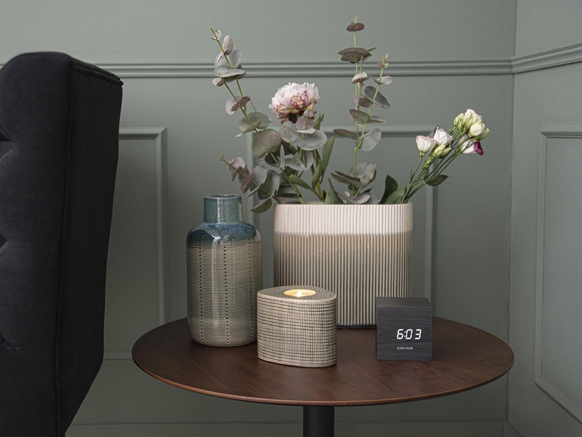 Sveglia Karlsson Mini Cube In Legno - LED, 8x8 Cm, Perfetta Per Camera Da Letto O Ufficio