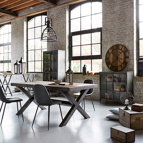 Décoration rétro factory ambiance style industriel salle à manger