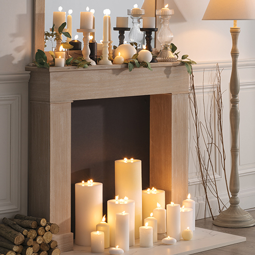 Bougie au pied de la cheminée