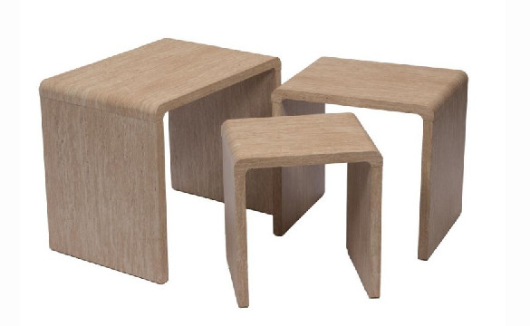 Harmonie et raffinement avec ce trio de tables Travertin