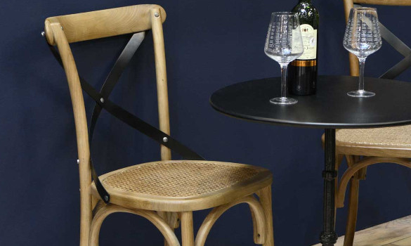 Une chaise au style rustique chic pour votre salle à manger