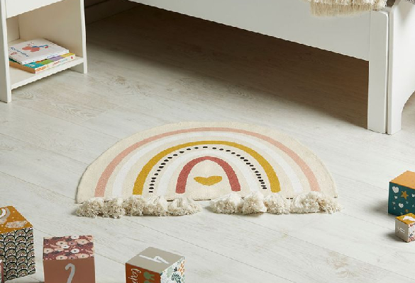 Le tapis enfants Arc-en-Ciel : douceur et poésie pour une chambre chaleureuse